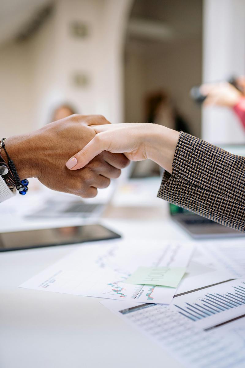 Business handshake-3ff5c98d33644711a09eede43406533f.jpg Business handshake